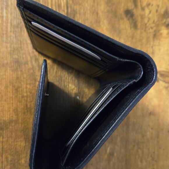 Mancini South Beach RFID Secure Medium Clutch Wallet - Picture 5 of 9